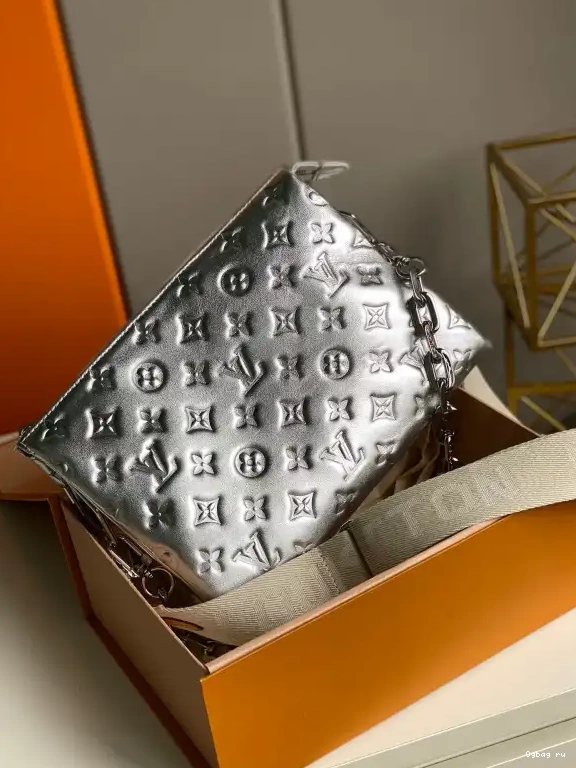 LOUIS COUSSIN PM VUITTON 0601